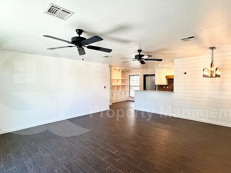 5702 W Royal Palm Rd — Photo 7