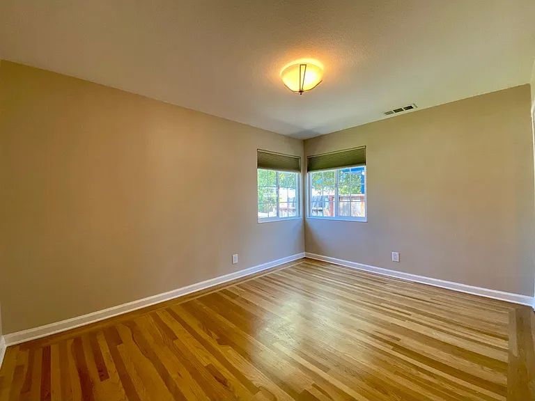 659 Robin Dr — Photo 7