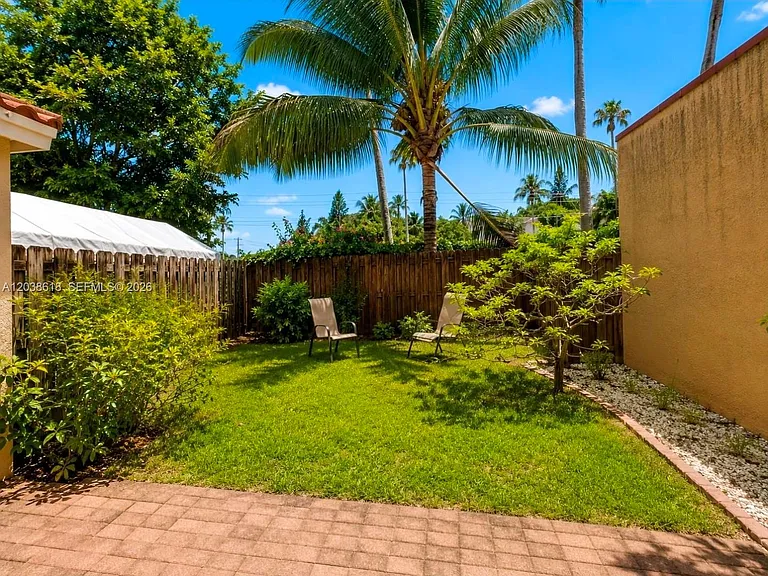 641 E Mowry Ct — Photo 8