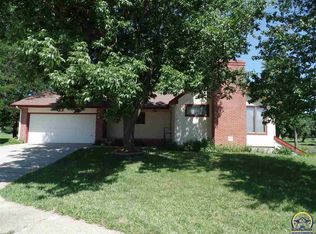 1060 SW Sunflower Ct, Topeka, KS 66604