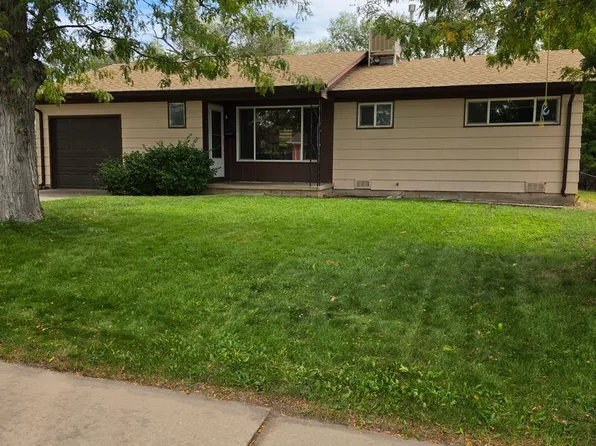 28 Scotland Rd, Pueblo, CO 81001