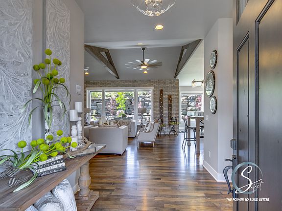 7th image of this home