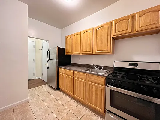 Rented by Bohemia Realty Group | media 8