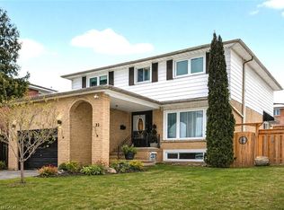 31 Maynard St, Hamilton, ON L9B1R9