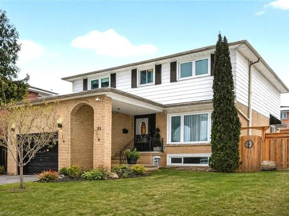 31 Maynard St, Hamilton, ON L9B 1R9