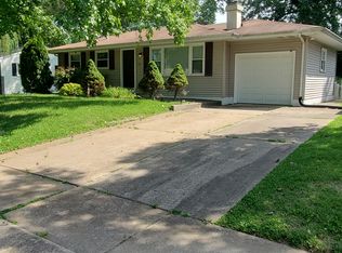 50 Sally Dr, Florissant, MO 63031