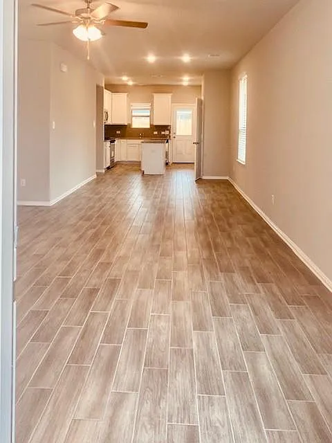3 bed, 2.0 bath, 1349 sqft, $2,100 — Photo 4