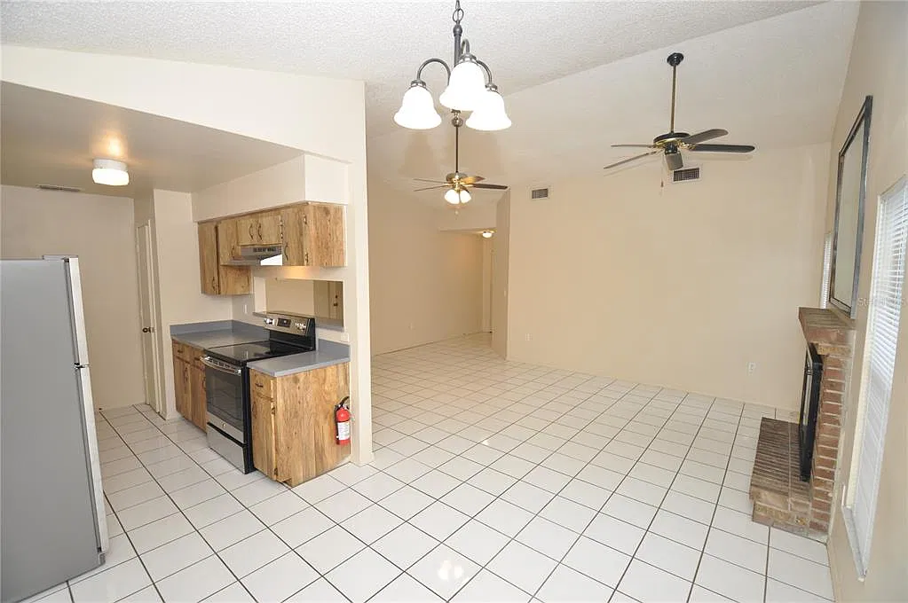 2 bed, 2.0 bath, 905 sqft, $1,495 — Photo 4