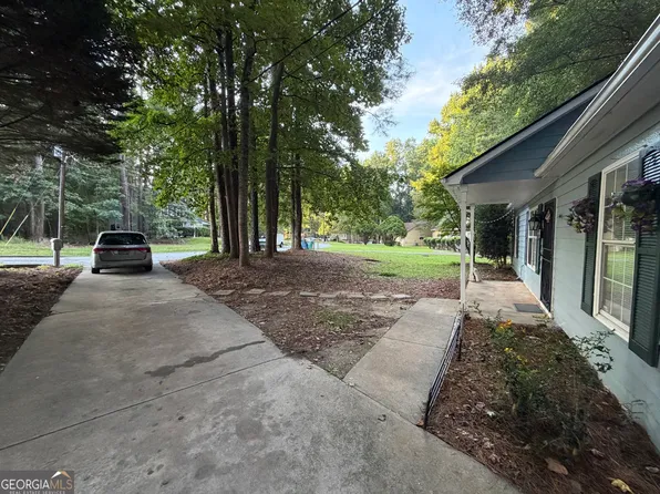 122 Oriole Dr, Jonesboro, GA 30238