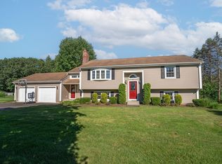 47 Deer Run Rd, West Springfield, MA 01089