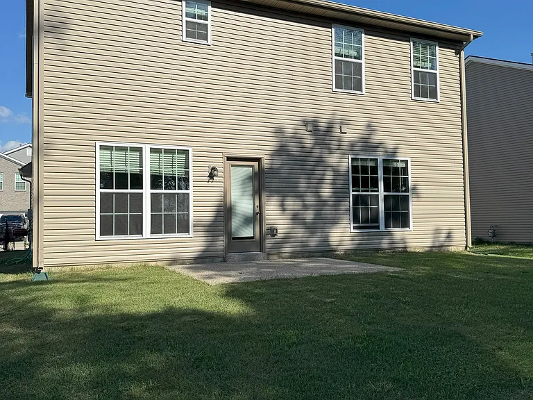 8102 Gateway Run Rd — Photo 2