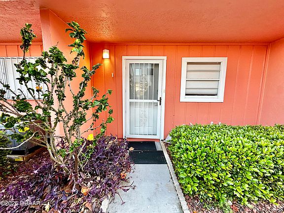 4th image of 3845 S Atlantic Ave APT 1