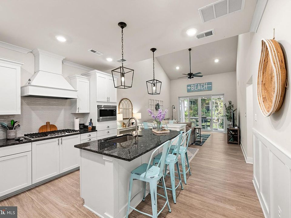 1st image of 34168 Sanderling Dr