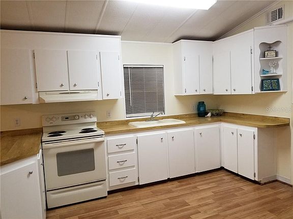 5th image of 12114 Longhorn Dr