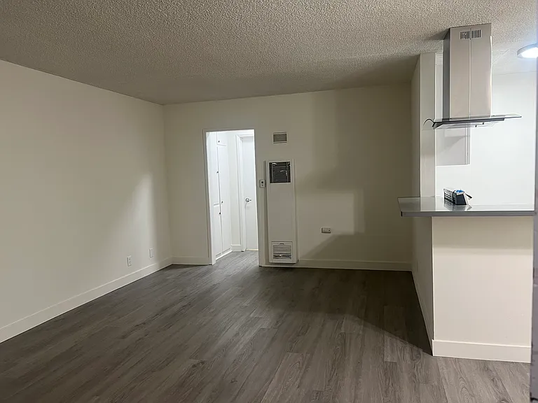 1031 Elm Ave #1 — Photo 9