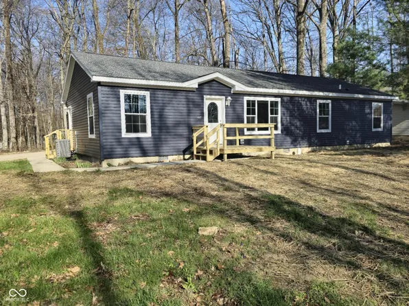 204 Lazy River Rd, Cloverdale, IN 46120