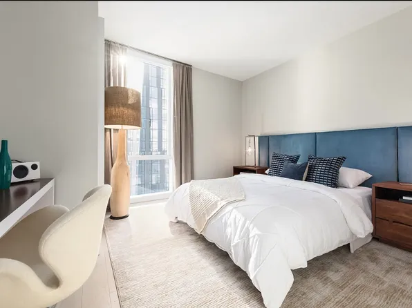 675 West 59th Street image 1 of 19