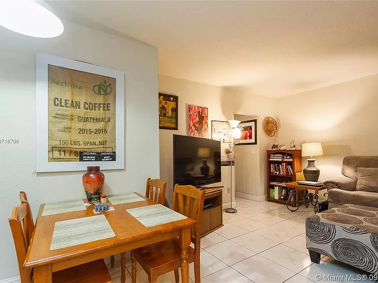 6511 Santona St #C4 — Photo 2