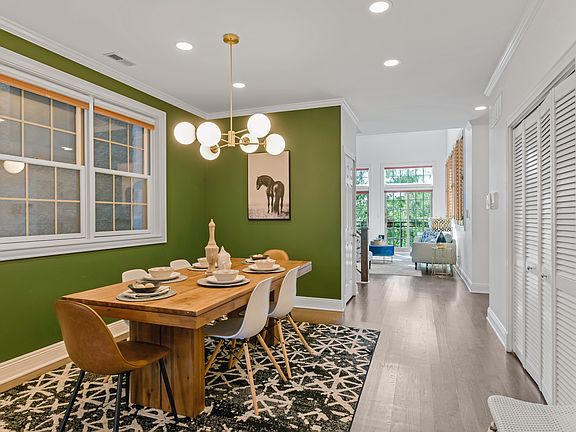 5th image of 2222 W Armitage Ave #3E