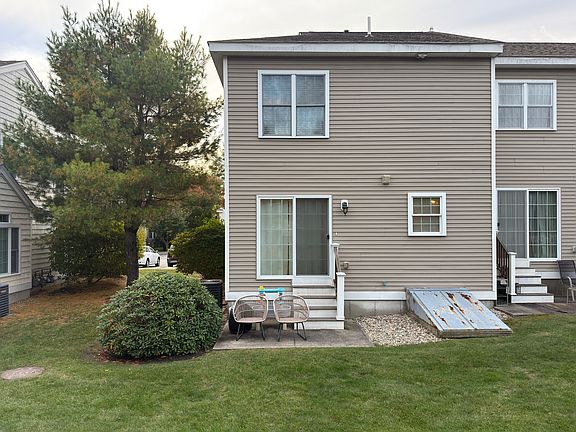 4th image of 33 Turtle Brook Rd