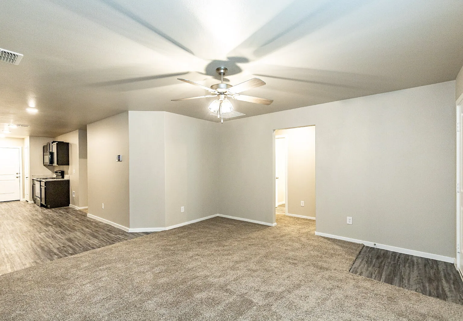 3 bed, 2.0 bath, 1120 sqft, $1,350 — Photo 3