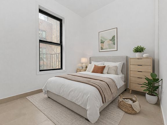 4th image of 181 Thompson St APT 17