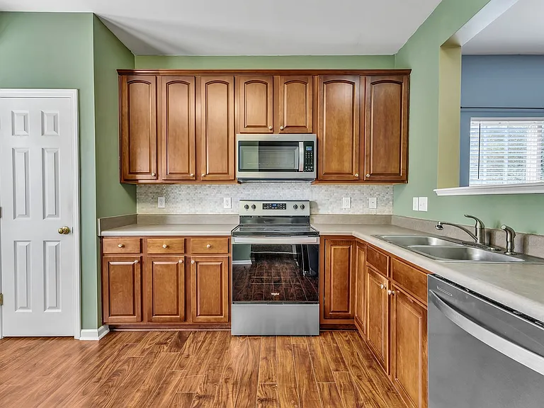 2720 Gross Ave — Photo 15