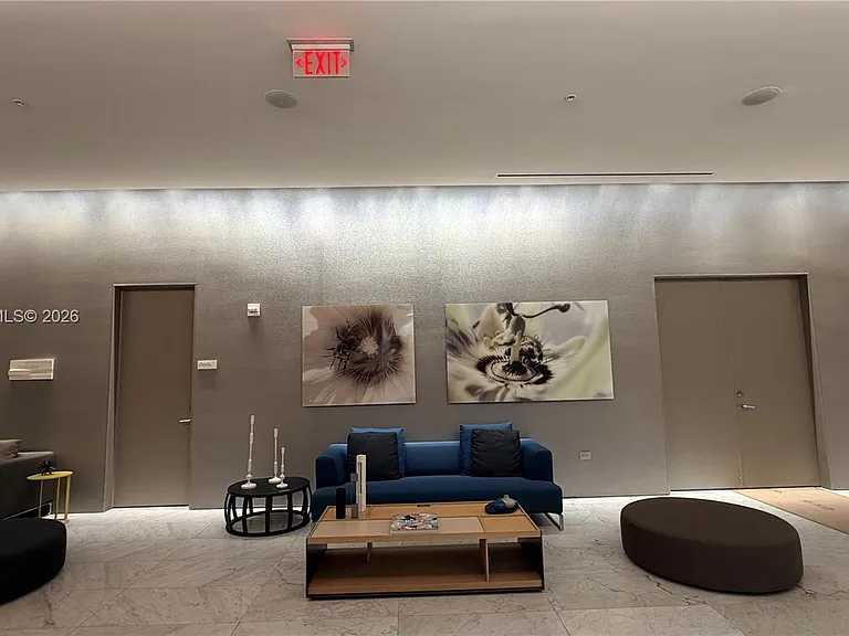 88 SW 7th St #3906 — Photo 33