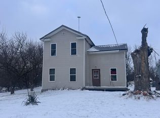 1220 E Bridge St, Lyons, MI 48851