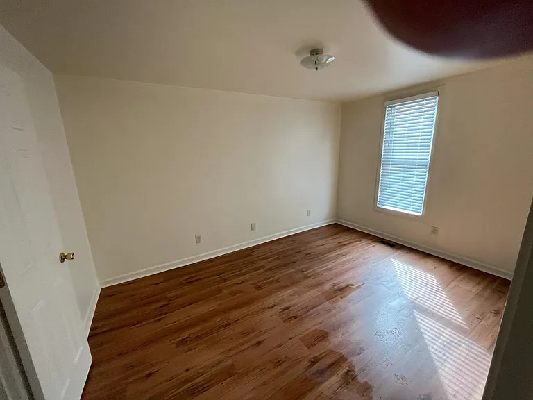 610 Binford St #B — Photo 3