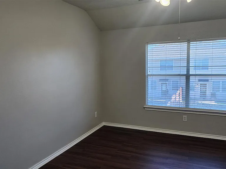 11428 Hackmatack Way — Photo 23