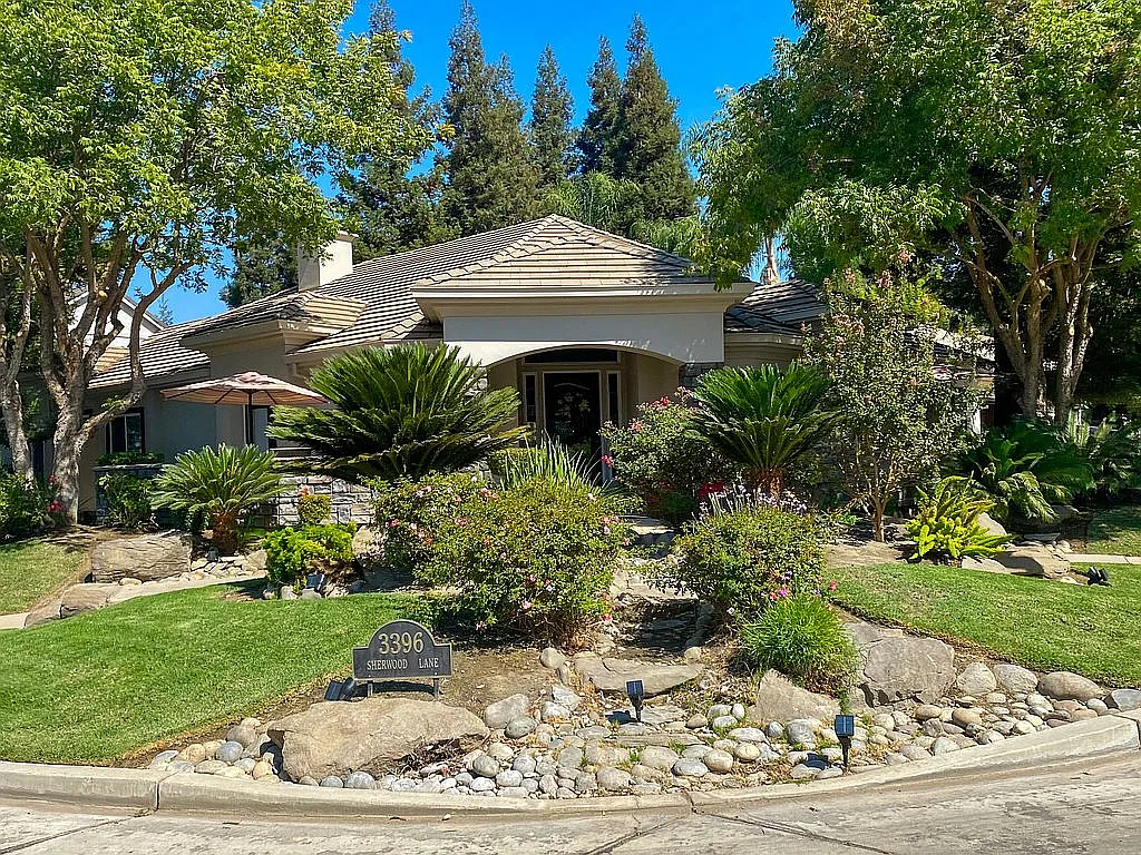 3396 Sherwood Ln photo 1
