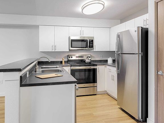Kitchen with Breakfast Bar
