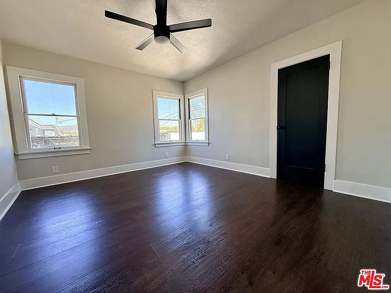 854 Serrano Pl — Photo 7