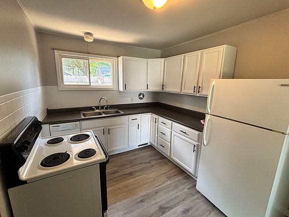 Kitchen with all applicances