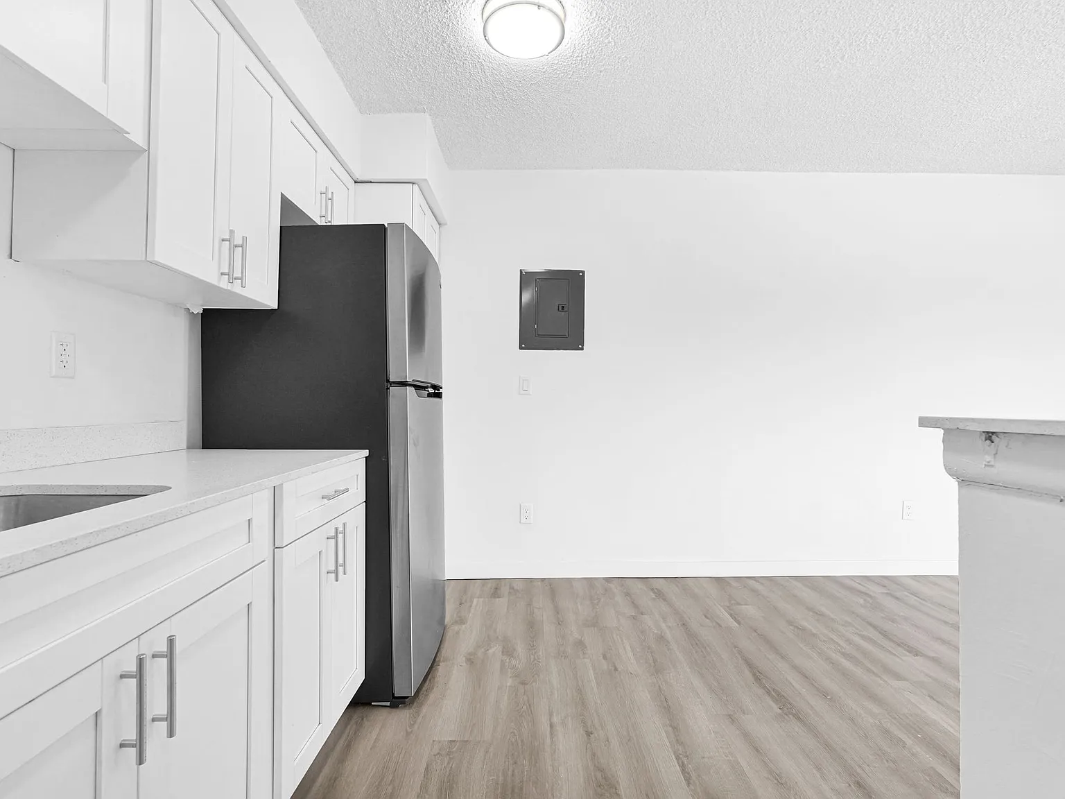 1 bed, 900 sqft, $1,800 — Photo 4