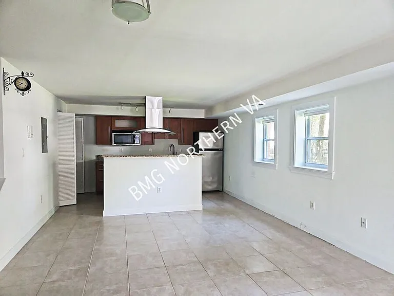 1127 N Stuart St #1 — Photo 7