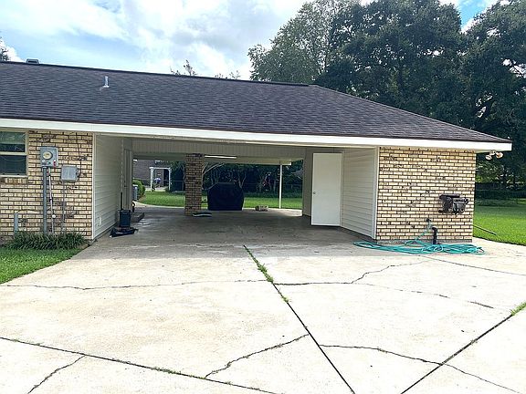 2nd image of 226 Ramblewood Dr