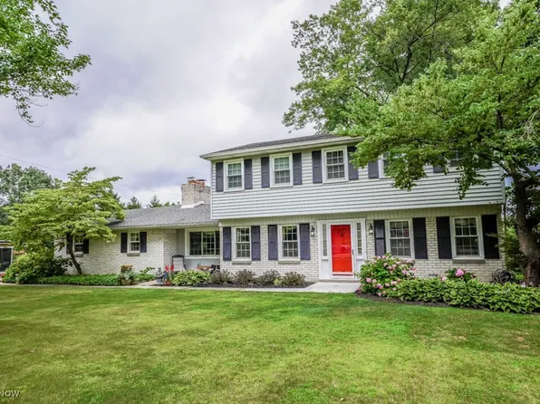 5725 Sandalwood Ave NE, Canton, OH 44721