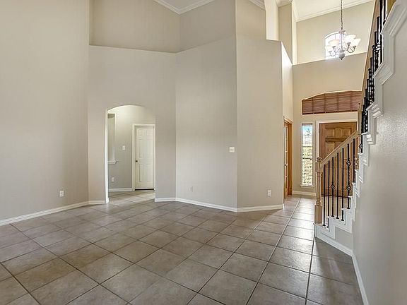 4th image of 1950 Lake Forest Dr
