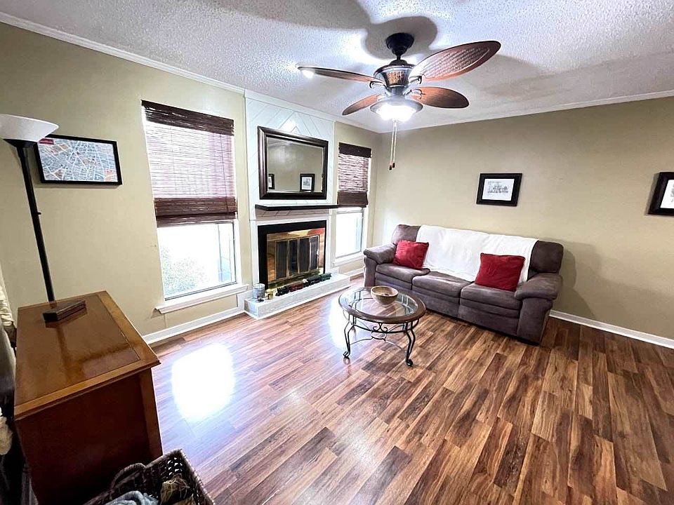 1st image of 31 Lake Barnett Dr #3