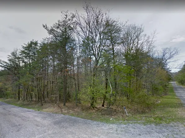 6028 Tomahawk Dr, Crossville, TN 38572