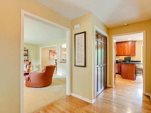 4th image of 2930 Holly Ln N