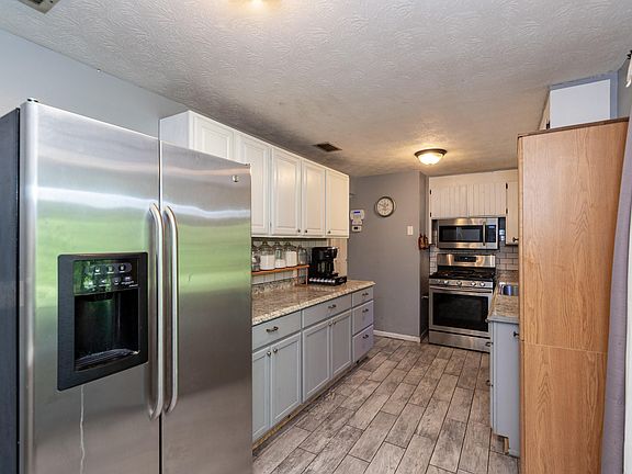 5th image of 10856 Bonnelly Dr