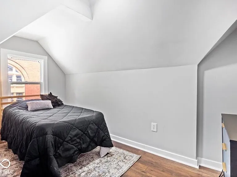 1302 Laurel St — Photo 17
