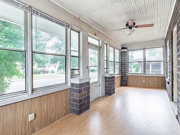 4th image of 2213 W Callender Ave