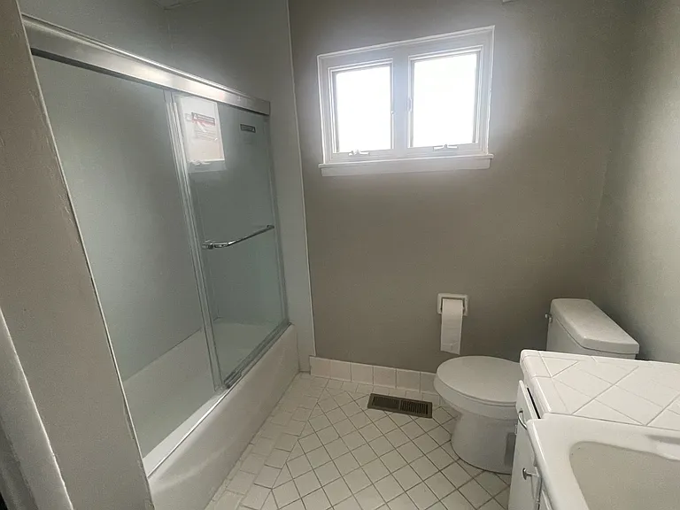 8220 E 33rd St — Photo 14