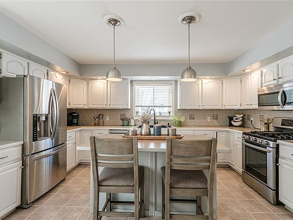 5th image of 117 Woodside Dr