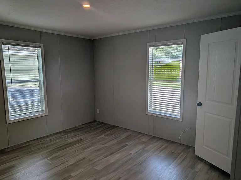 Avon Lakes Estates — Photo 27