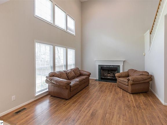 5th image of 407 S Orchard Farms Ave
